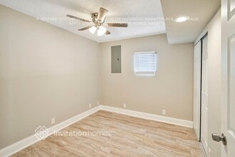 5796 Aurora Ct in Greenacres, FL - Foto de edificio - Building Photo