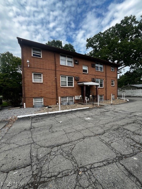 property at 3055 Hadley Ave