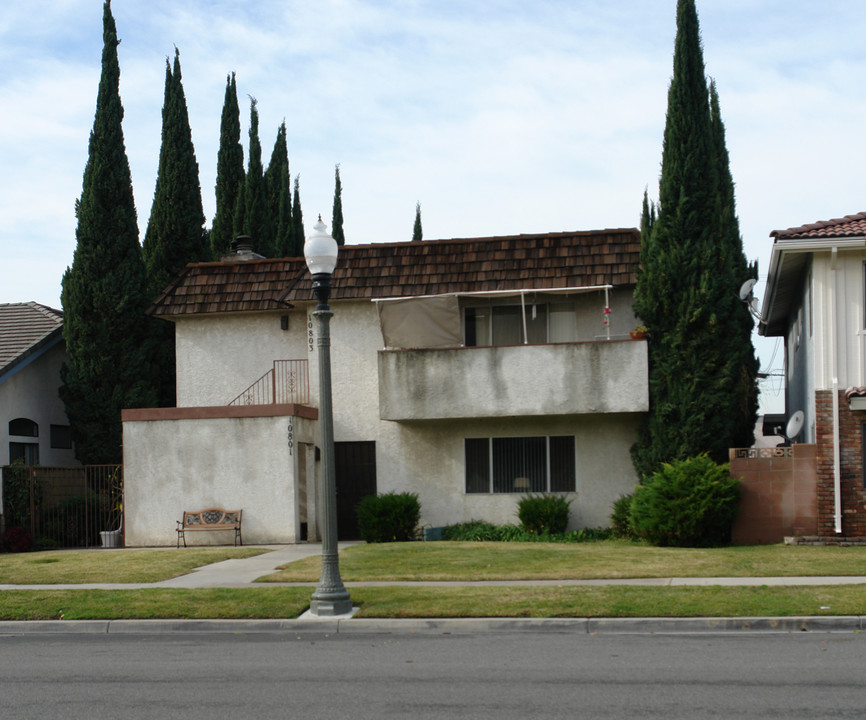 10801-10803 Pine St in Los Alamitos, CA - Building Photo