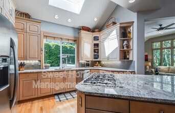 5571 178th Ave SE in Bellevue, WA - Building Photo - Building Photo