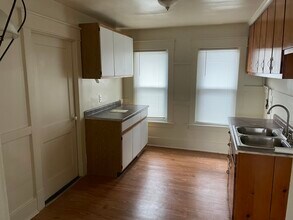 2419 Wayne St, Unit 2nd Floor in Erie, PA - Foto de edificio - Building Photo