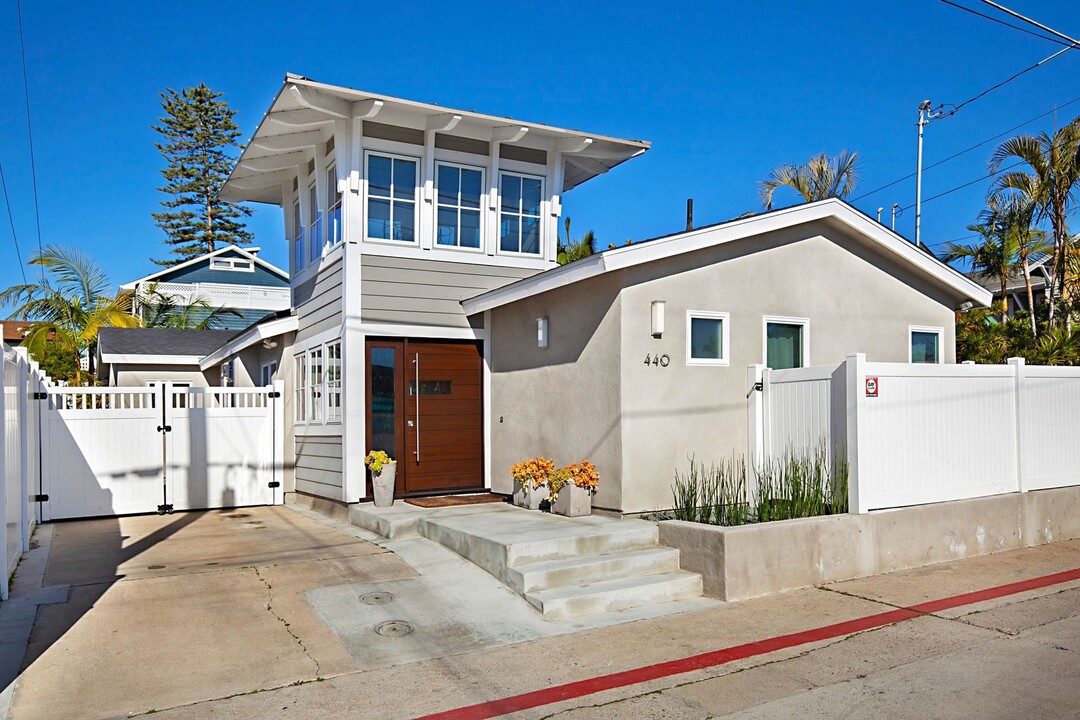 440 Adella Ln in Coronado, CA - Building Photo