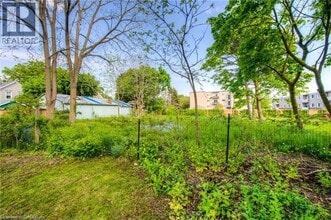 332 Queen St W in Cambridge, ON - Building Photo - Building Photo