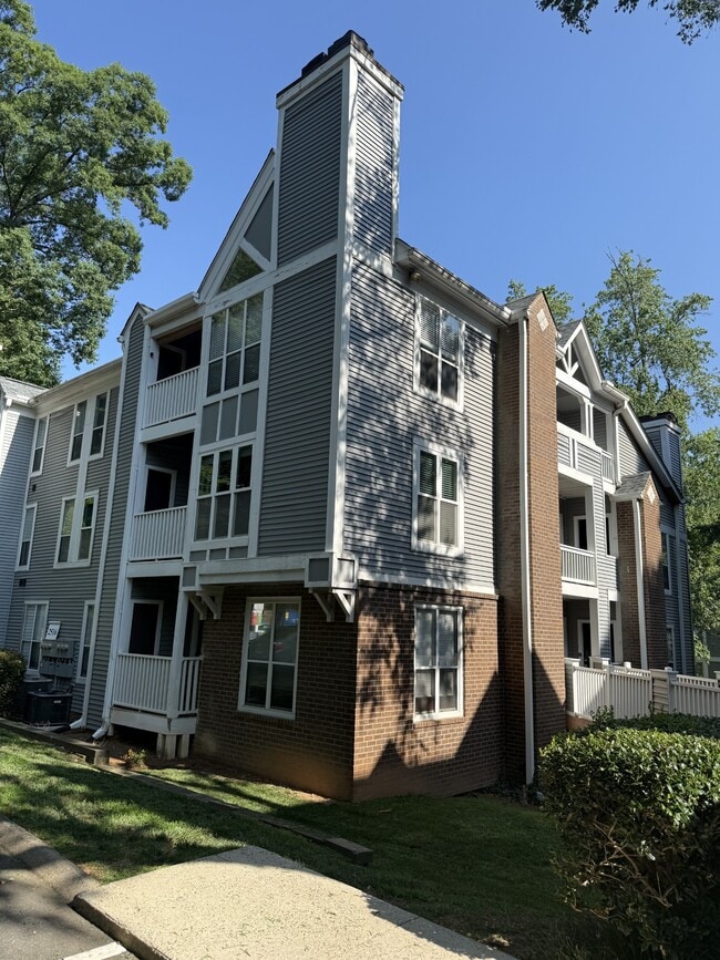 property at 2516 Cranbrook Ln