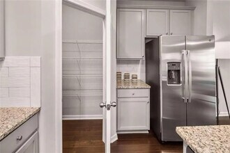Room in Townhome on The Way Pl in Atlanta, GA - Building Photo - Building Photo