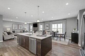 100 Woodsman Rdg Dr in Zelienople, PA - Building Photo - Building Photo