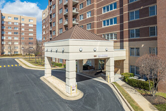 Roundwood Ridge Condominiums in Lutherville Timonium, MD - Building Photo - Building Photo