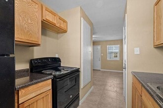2802 Sealy Ave in Galveston, TX - Building Photo - Building Photo