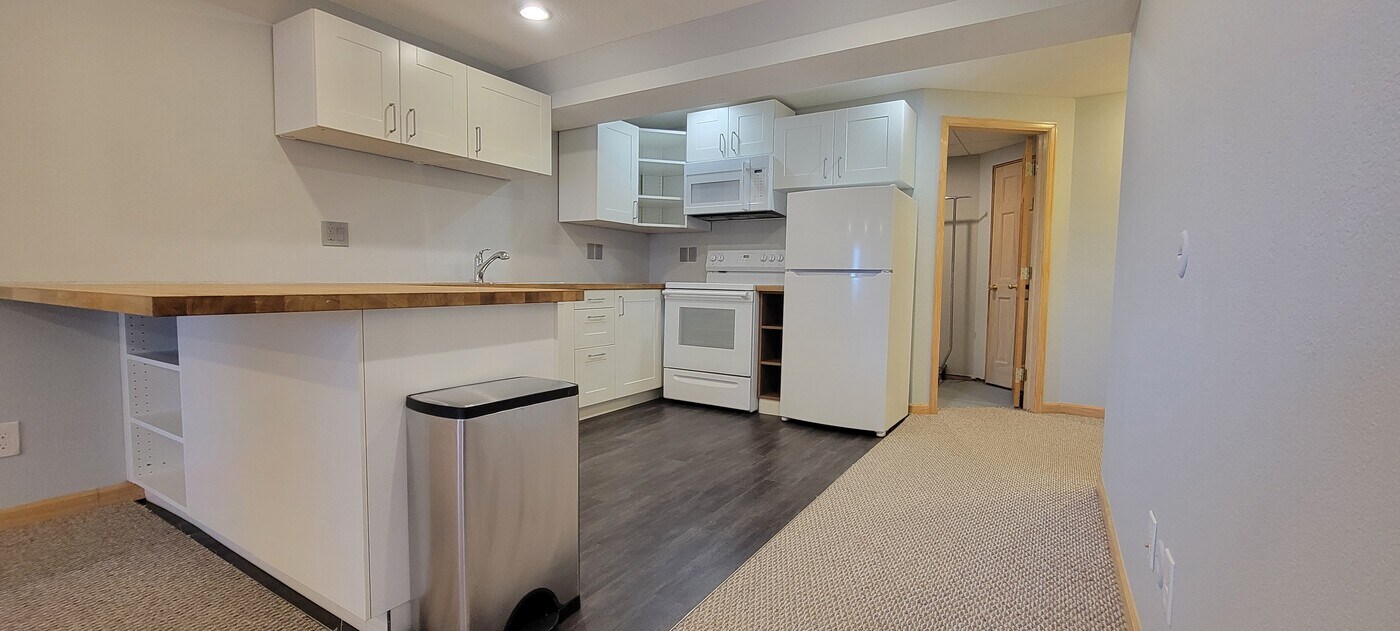 9615 Hemlock Ct in Highlands Ranch, CO - Building Photo