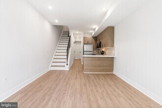 2207 N Franklin St in Philadelphia, PA - Building Photo - Building Photo