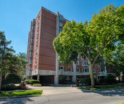 1020 Grove St in Evanston, IL - Building Photo