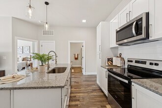 CODA Wedgewood Houston Luxury Apartments in Nashville, TN - Building Photo - Building Photo
