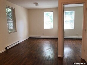 44-25 Douglaston Pkwy-Unit -2 in Queens, NY - Building Photo - Building Photo