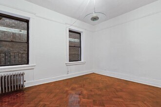 342 W 56th St in New York, NY - Building Photo - Building Photo