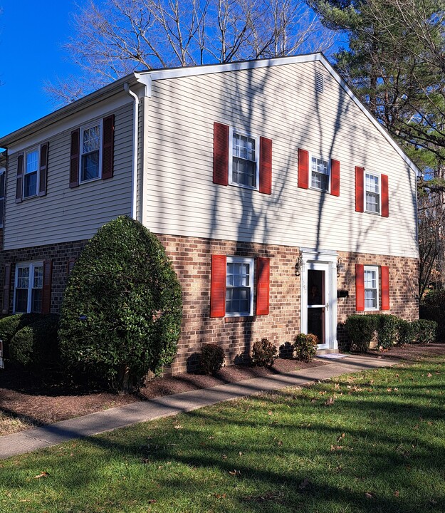 1597 Heritage Hill Dr in Richmond, VA - Building Photo