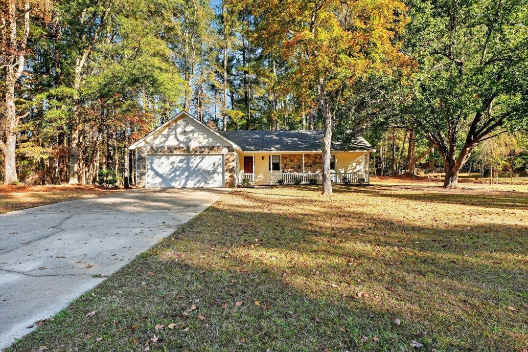 165 Paces Dr in Fayetteville, GA - Foto de edificio