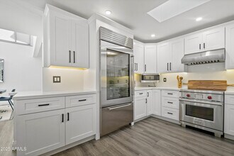 7322 E Sierra Vista Dr in Scottsdale, AZ - Foto de edificio - Building Photo