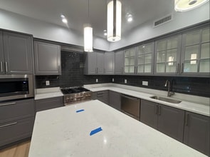 12 Aldersey St, Unit 2L in Somerville, MA - Foto de edificio - Building Photo