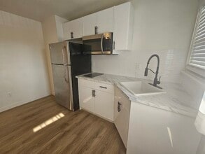 19 Wellington St in Welland, ON - Building Photo - Building Photo