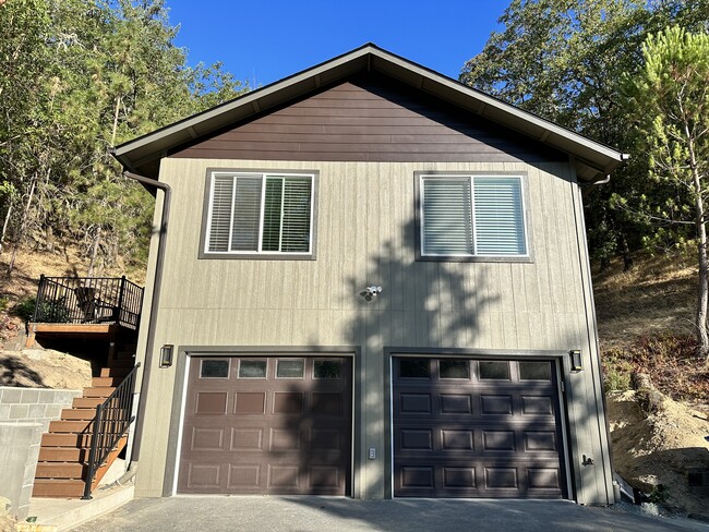 property at 1615 Virginia Ln