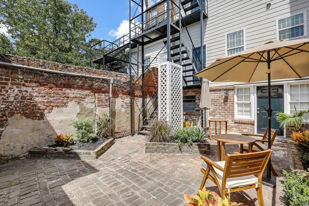 127 W Gordon St-Unit -Carriage House in Savannah, GA - Foto de edificio