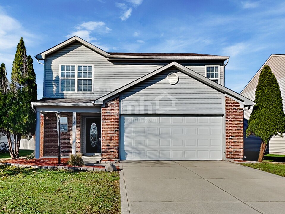 360 Harts Ford Way in Brownsburg, IN - Foto de edificio