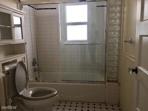 918 Palm Ave in West Hollywood, CA - Building Photo - Building Photo