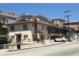 500 N Helberta Ave in Redondo Beach, CA - Building Photo