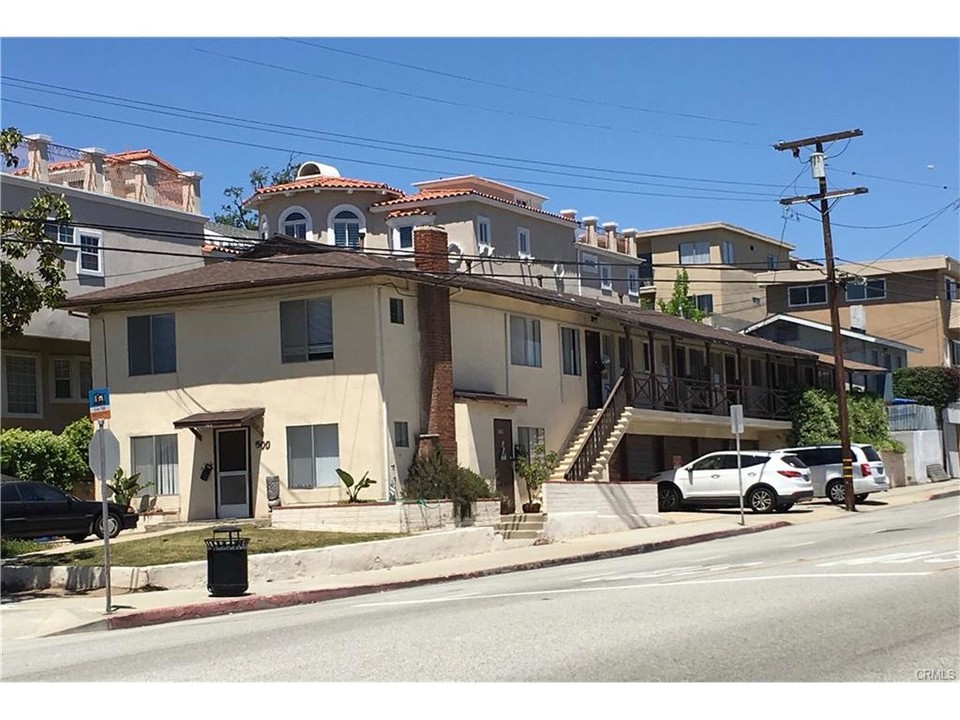 500 N Helberta Ave in Redondo Beach, CA - Foto de edificio