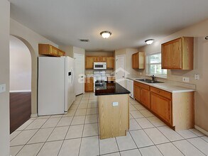 10114 Maronda Dr in Riverview, FL - Building Photo - Building Photo