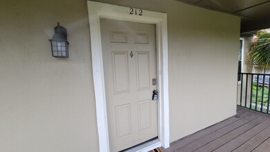 249 Afton Square in Altamonte Springs, FL - Building Photo - Building Photo