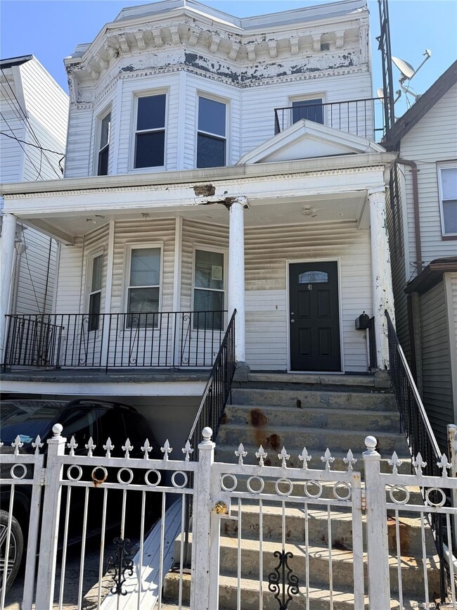 property at 41 S 12th Ave