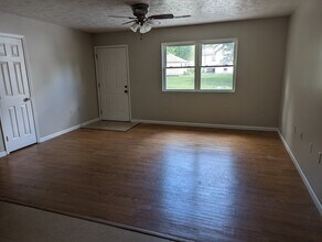 400 W Goodall St in Marion, IL - Building Photo - Building Photo