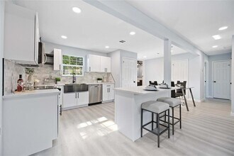 9405 Cathedral Dr in Houston, TX - Building Photo - Building Photo