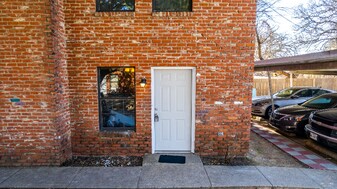 210 Rolston Rd in Irving, TX - Building Photo