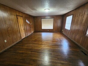 813 W 37th St in North Little Rock, AR - Building Photo - Building Photo