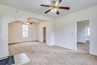 8733 W 73rd St N in Valley Center, KS - Building Photo - Building Photo
