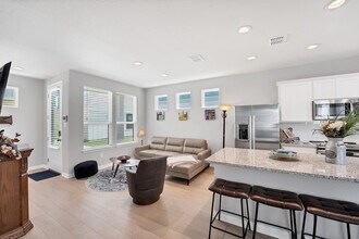 2147 Hofstaat in New Braunfels, TX - Foto de edificio - Building Photo