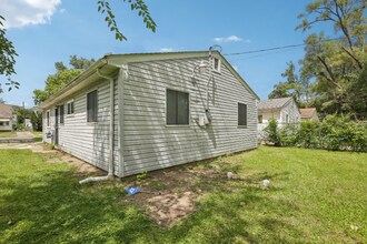 10000 Stahelin Ave in Detroit, MI - Building Photo - Building Photo