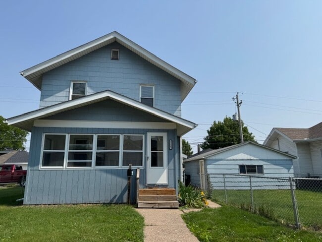 property at 1122 E Colorado St