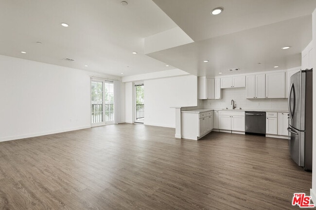4114 Vantage Ave in Los Angeles, CA - Building Photo - Building Photo