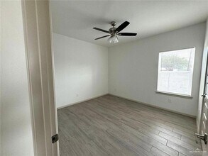7711 N 58th Lane, Unit 2 in Mission, TX - Building Photo - Building Photo