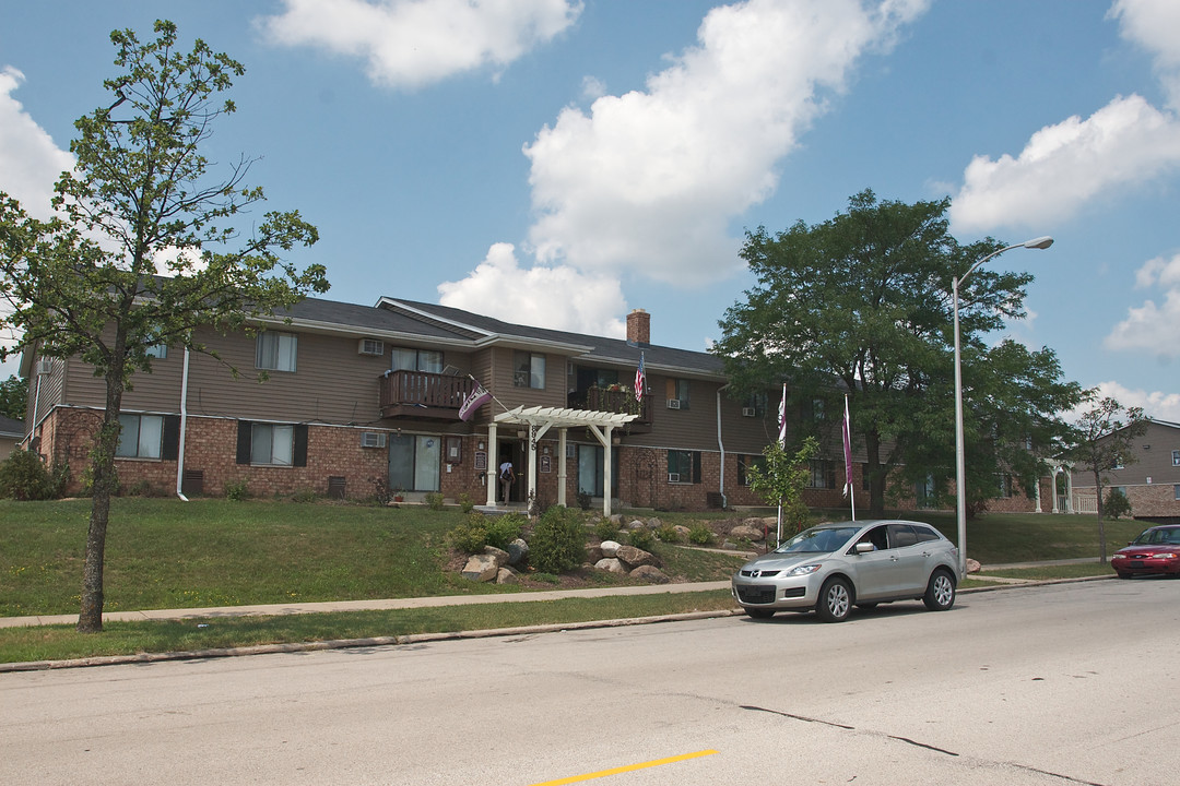 Greenbrook Place Apartments in Milwaukee, WI - Foto de edificio