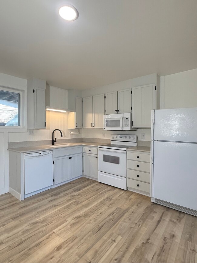 6828 W Kirkwood Dr, Unit Basement Apartment in Boise, ID - Building Photo - Building Photo