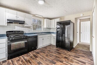 5737 Bramblevine Dr in Stonecrest, GA - Building Photo - Building Photo