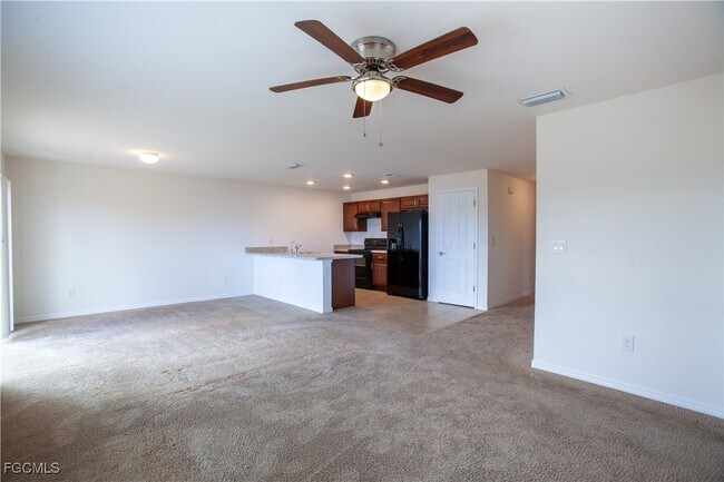 2927 NW 4th Pl in Cape Coral, FL - Building Photo - Building Photo