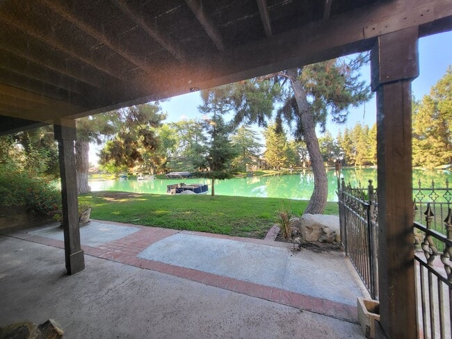 4147 Pinewood Lake Dr in Bakersfield, CA - Building Photo - Building Photo