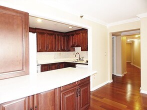 10 Rogers St, Unit 304 in Cambridge, MA - Foto de edificio - Building Photo