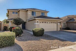 7926 S 67th Dr in Phoenix, AZ - Building Photo