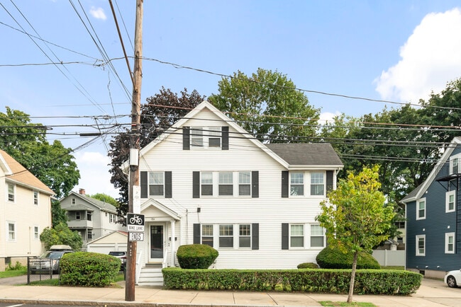 184 Faneuil St, Unit 1, Unit 1